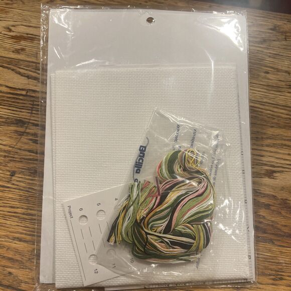 Bucilla Plaid ©2010 BEES & BLOSSOMS Counted Cross Stitch Kit #45573 ~ 13.5x10.5 - Picture 4 of 5